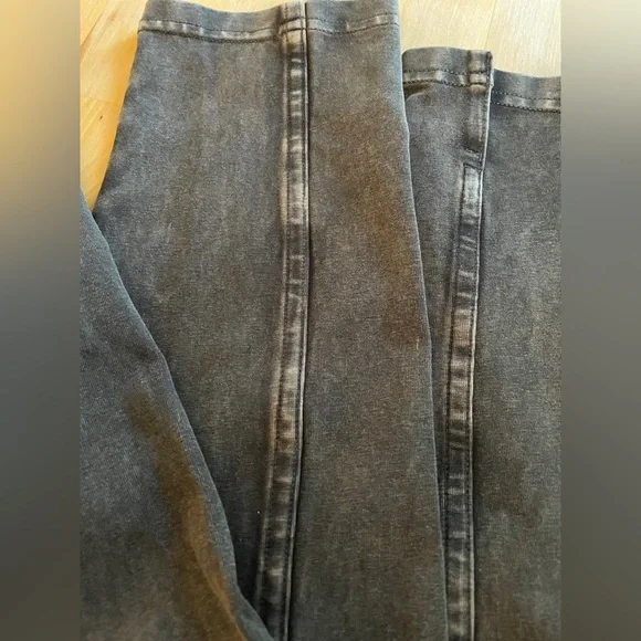 BNWT Aerie Offline OG 7/8 Front Seam High Waisted Legging in True Black - Picture 9 of 10